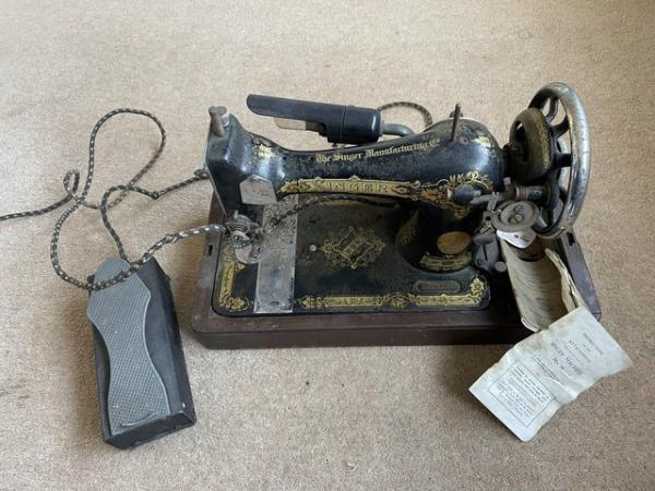 Image 2 of Singer sewing machine No.28