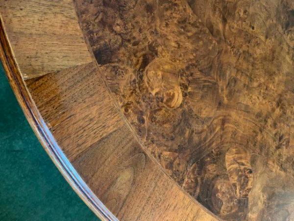 Image 3 of Inlaid walnut circular dining table