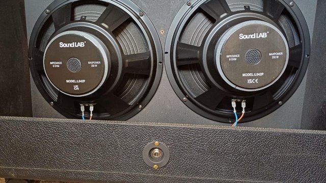 Image 2 of fender 400w 2x12" speaker cabinet