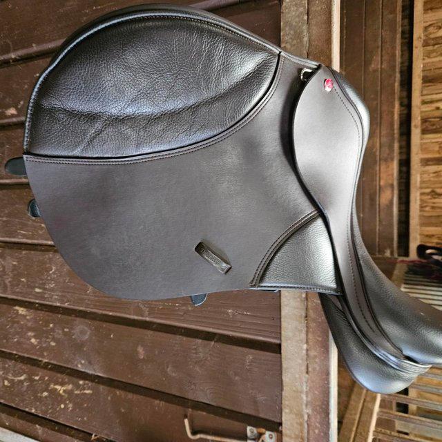Preview of the first image of thorowgood gp saddle brown 17inch.