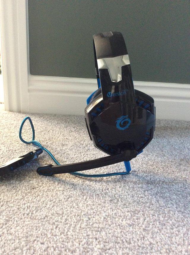 Preview of the first image of VersionTECH G2000 Gaming Headset.