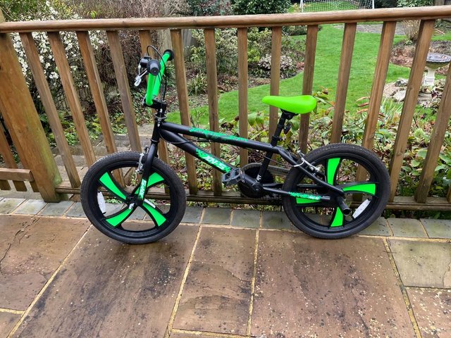 Preview of the first image of Boys BMX 20" 360 Deg Gyro Good Condition.
