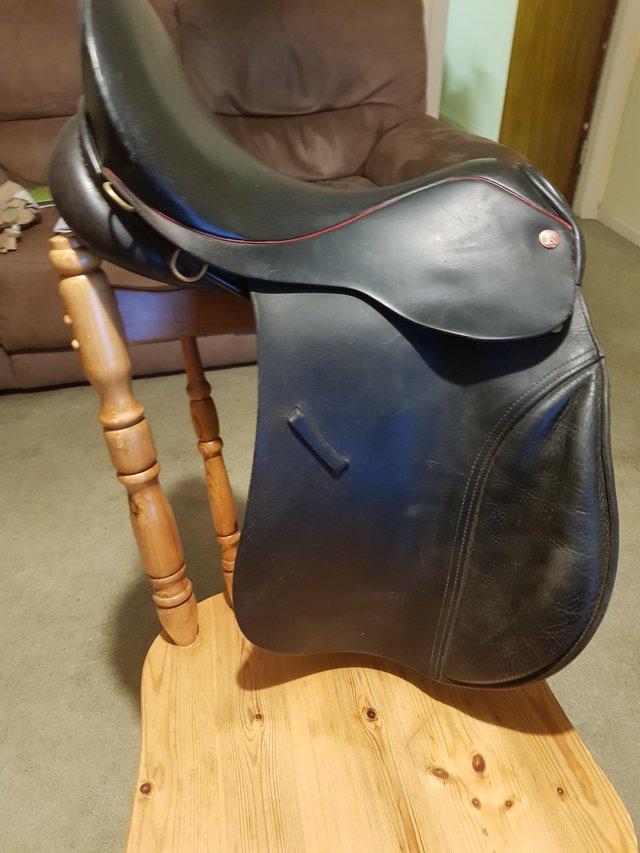 Preview of the first image of 17 inches medium wide Kings Saddlery.