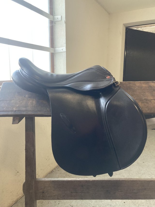 Preview of the first image of 16.5” Saddle Company Jump Saddle.