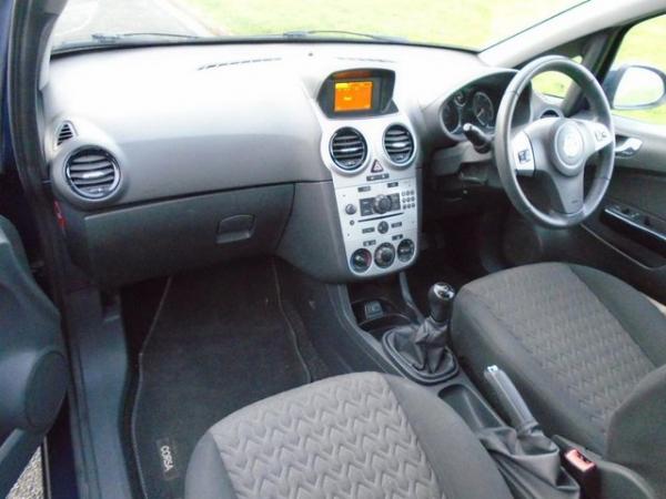 Image 2 of VAUXHALL CORSA2014Blue *1 owner*