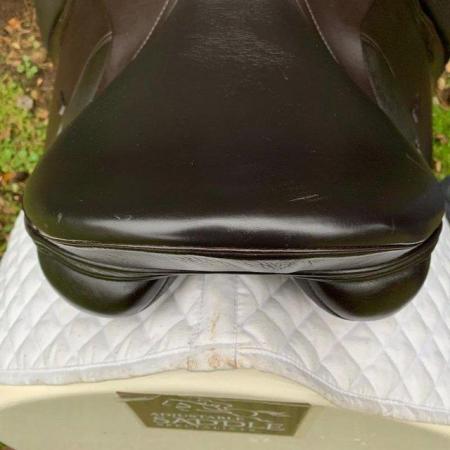 Image 22 of Thorowgood t8 17 inch Compact saddle (S2941)