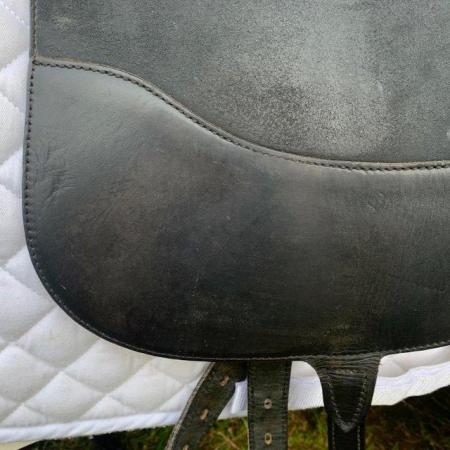 Image 11 of Wintec Pro dressage contourbloc 17.5 inch saddle