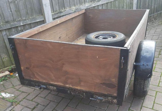 Image 3 of 5x3 wooden trailer good condition