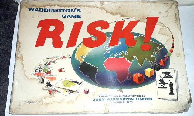 Image 8 of RARE 1960's BOARD GAME ** RISK ** COMPLETE - Lid Shabby