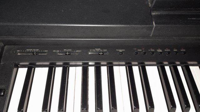 Image 3 of Yamaha Clavinova CLP 550 piano