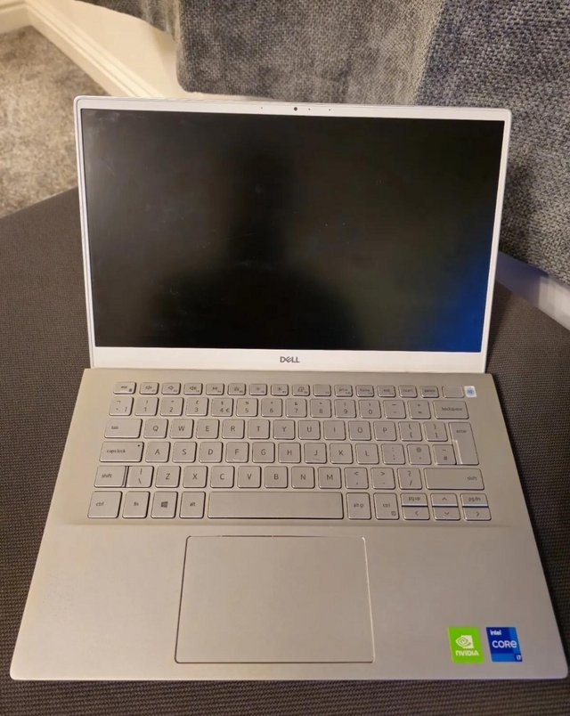 Preview of the first image of Dell Inspiron 5402 Laptop Silver Intel i7 Windows11 Nvidia.