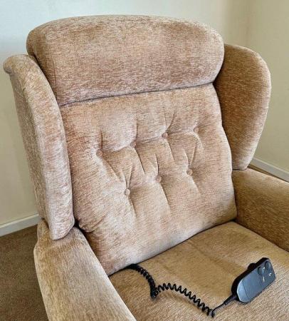 Image 3 of LUXURY ELECTRIC RISER RECLINER PINK CHAIR ~ CAN DELIVER