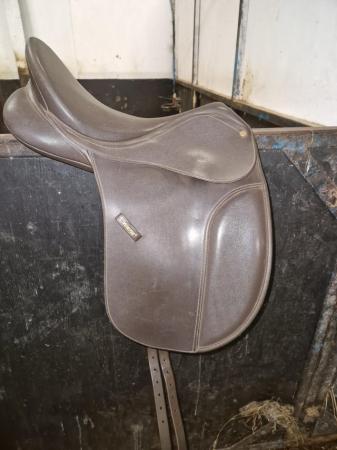Image 3 of 16.5" Wintec 500 adjustable dressage saddle