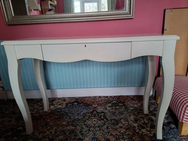 Image 3 of Bedroom dressing table with one drawer