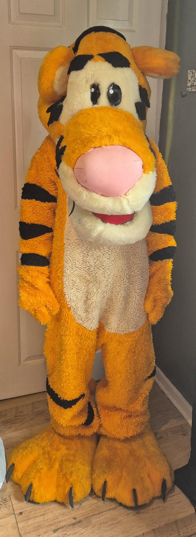 Preview of the first image of Lookalike tigger mascot costume.