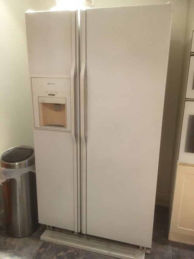 Preview of the first image of American Fridge Freezer.