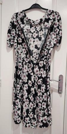 Image 20 of New Wallis Black Floral Summer Lightweight Dress Size 14