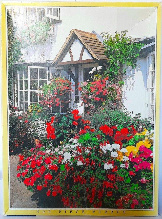 Preview of the first image of FAMILY PUZZLE - OXFORDSHIRE COTTAGE 500 pcs.