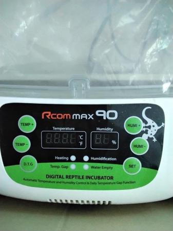 Image 2 of Rcom max90 egg incubator fie sale