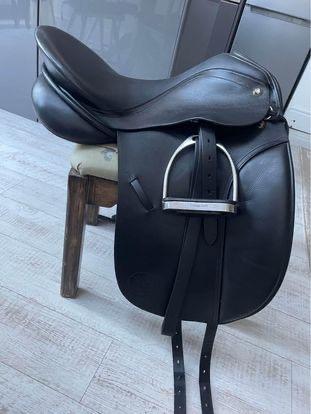 Image 3 of 17.5” black dressage saddle medium wide