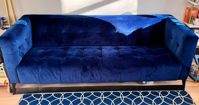 Image 3 of orgeous 3-Seater Blue Velvet Sofa in Excellent Condition