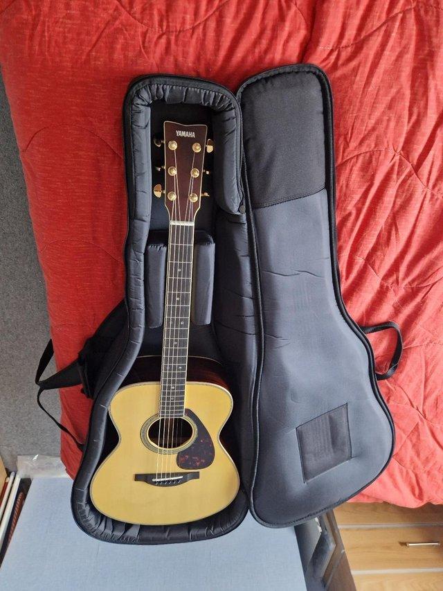 Preview of the first image of Yamaha acoustic electric guitar.