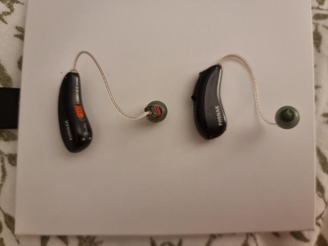 Preview of the first image of Pair of Phonak Marvel Audeo M90.