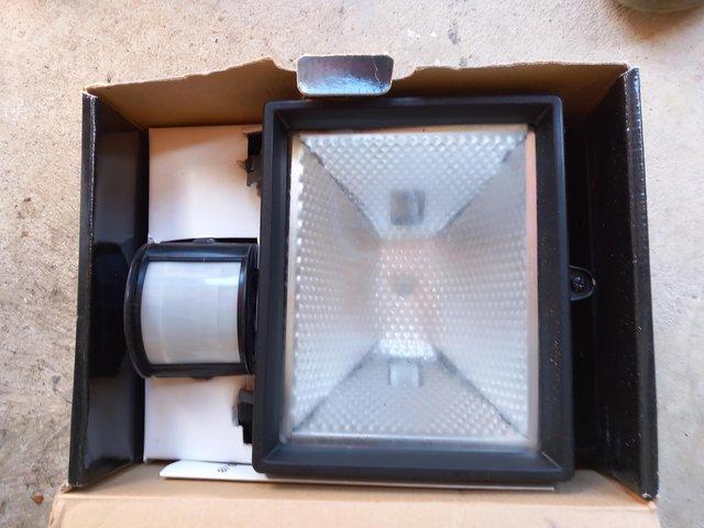 Tasley Beta 500 Tungsten Halogen Floodlight — photo 2 of 2