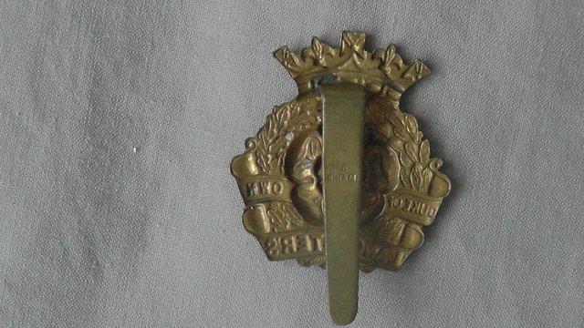 Image 2 of Genuine Duke of Lancasters Yeomanry WWW1 Cap Badge