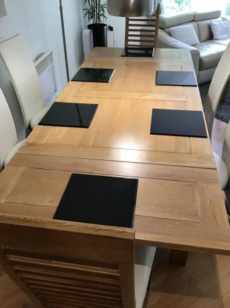 Image 5 of EXTENDING SOLID OAK DINING TABLE RRP £550 SEATS 6-8