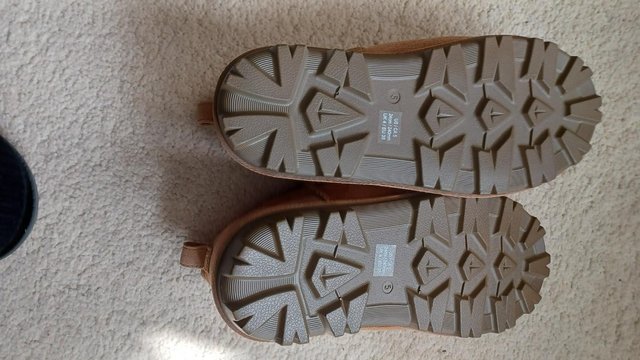Image 3 of Brown Suede Cosy Ladies Slippers size 4 unused as new