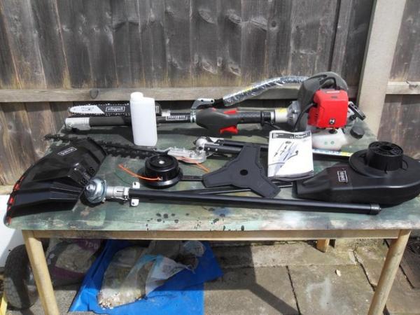 Image 3 of 4-in-1 Petrol Multi-Tool Hedge trimmer/Chainsaw/strimmer
