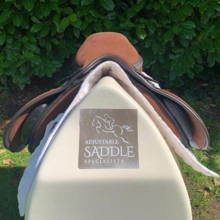 Image 5 of Thorowgood T4 15.5  inch Pony Club saddle