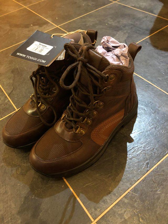 Preview of the first image of Toggi Westwell boots - mahogany.