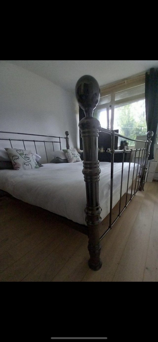 Preview of the first image of Grand looking Metal Super King Dream Bed Frame.