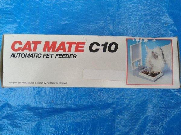Image 2 of Cat Mate C10 Automatic Pet Feeder