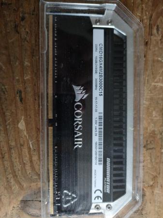 Image 2 of Corsair Dominator Platinum 16 GB DDR4-3000 RAM