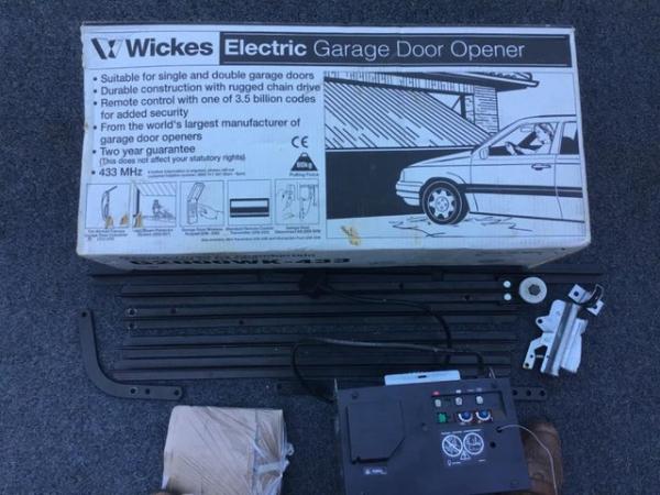Image 3 of Garage door opener in very good condition