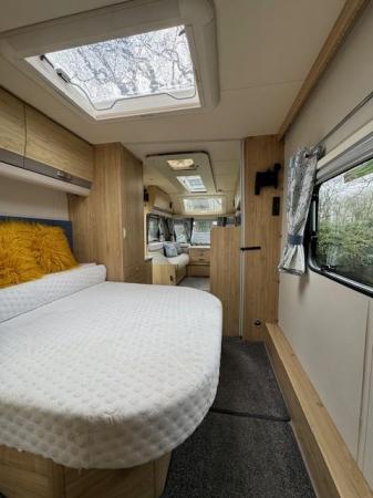 Image 1 of Elddis Chatsworth 554 Caravan, Island Bed, 2017, Motor Mover