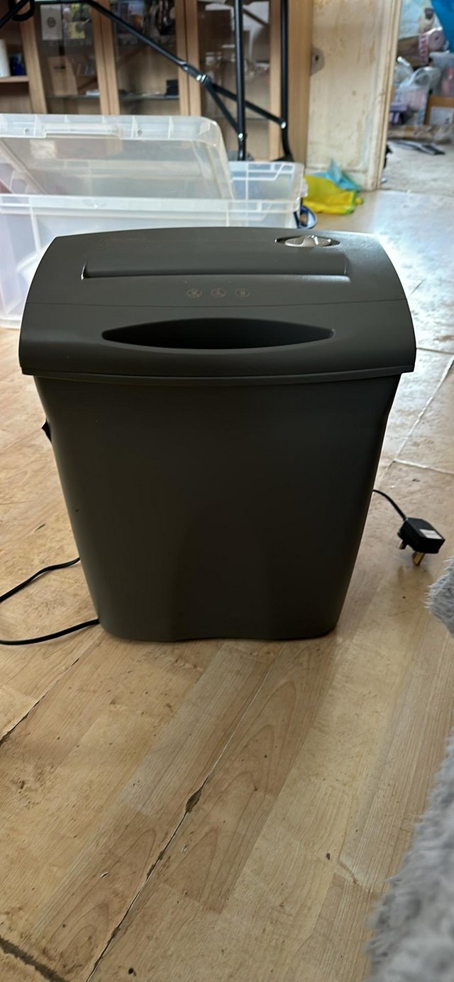 Preview of the first image of Fellows P500-2 parallel shredder. Fully working.