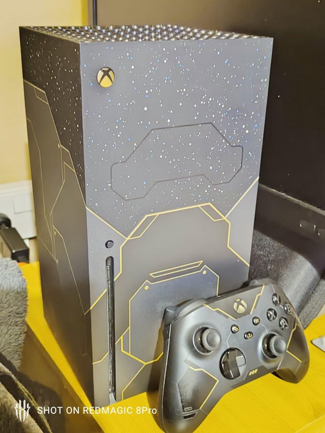 Preview of the first image of Xbox Series x limited edition.