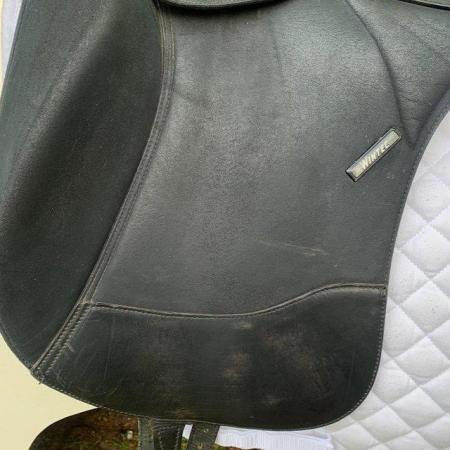 Image 3 of Wintec Pro dressage contourbloc 17.5 inch saddle