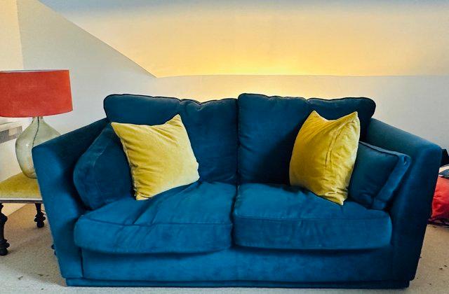 Image 1 of Beautiful 2-3 seater dark blue sofa AXMINSTER