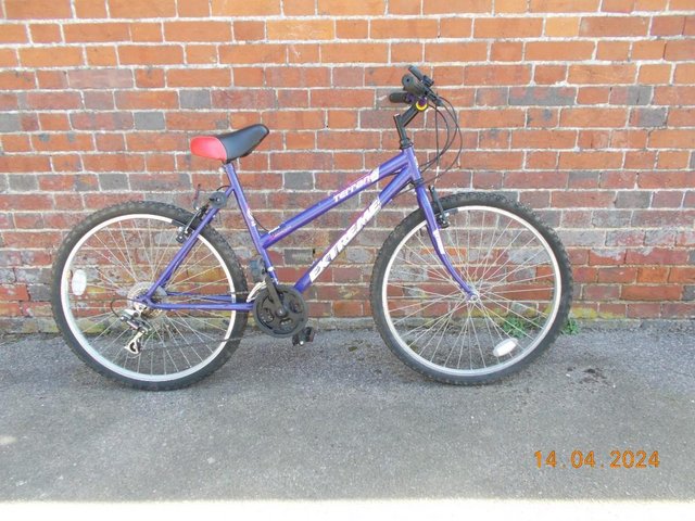 Purple bicycle lots of gears - £40 ovno
