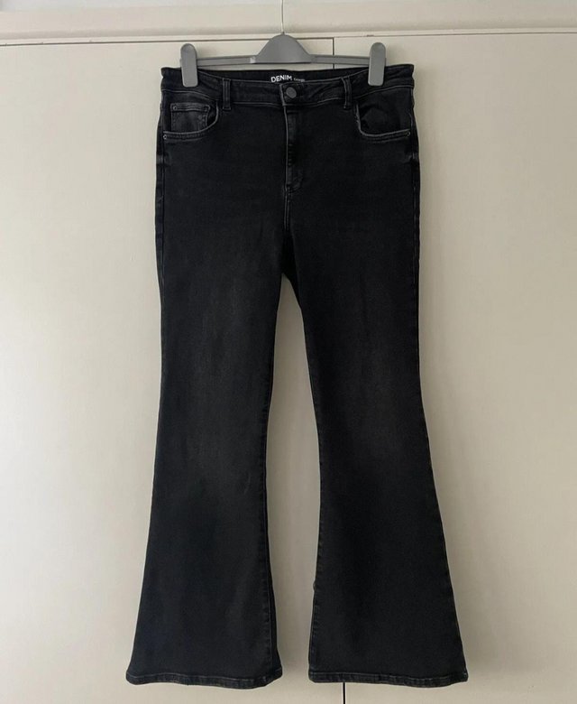 Preview of the first image of Black George jeans size 16.