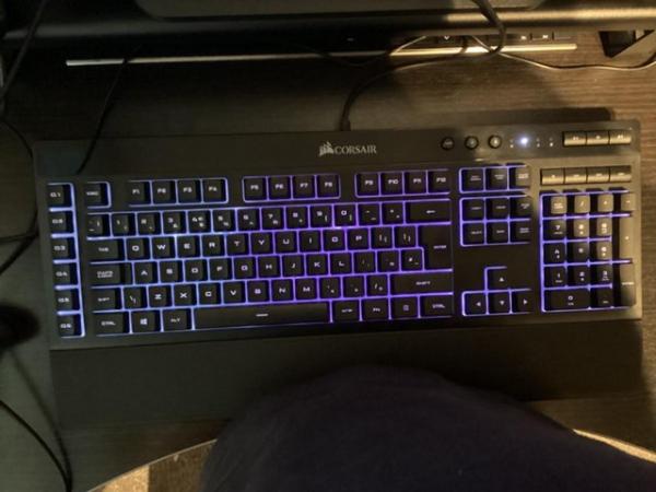 Image 3 of Gaming keyboard and mouse