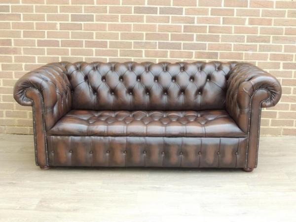 Image 1 of Chesterfield Fully Buttoned Sofa (UK Delivery)