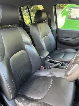 Image 4 of Nissan Navara Tekna Double Cab 5 seat 2012