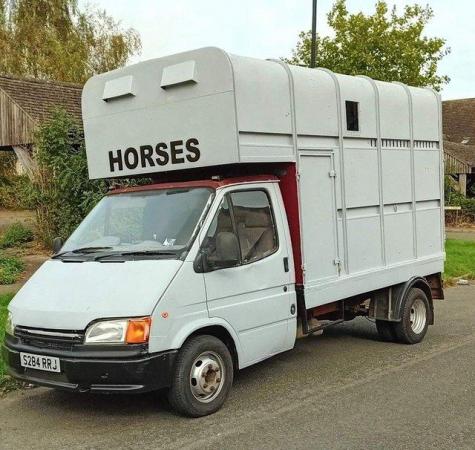 Image 2 of Ford transit 3.5t horsebox conversion