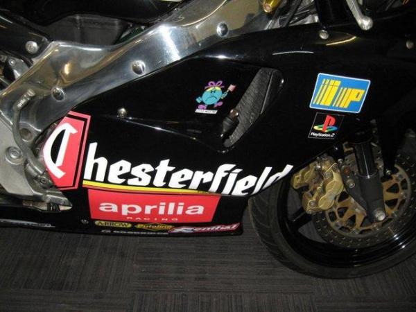 Image 13 of 1998 R-reg Aprilia RS250 Chesterfield 2 stroke GP replica